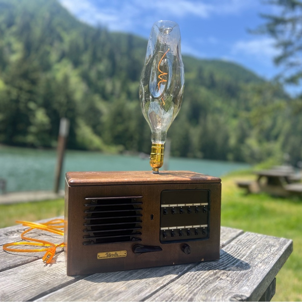 Vintage Style Wooden Radio Lamp